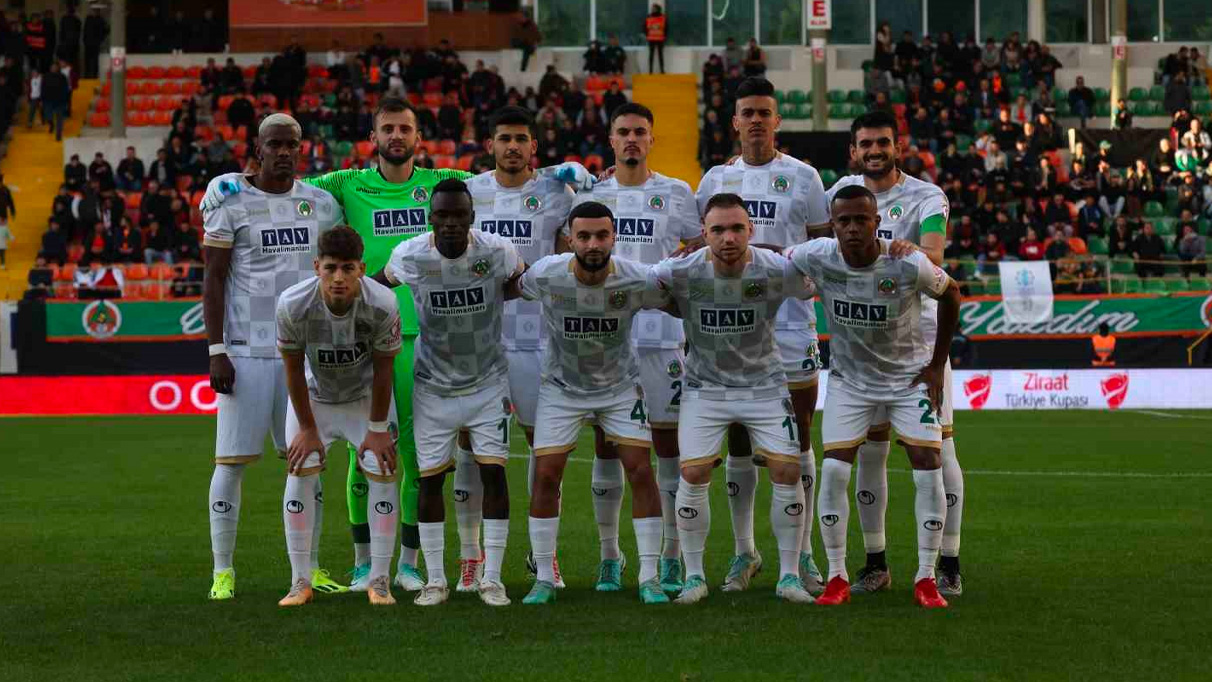 Alanyaspor - Rizespor maçının biletleri satışta