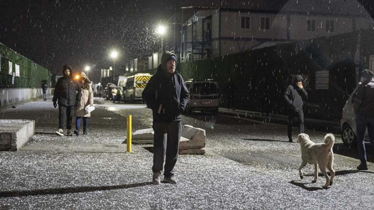 İstanbul'da kar yağışı etkili oluyor