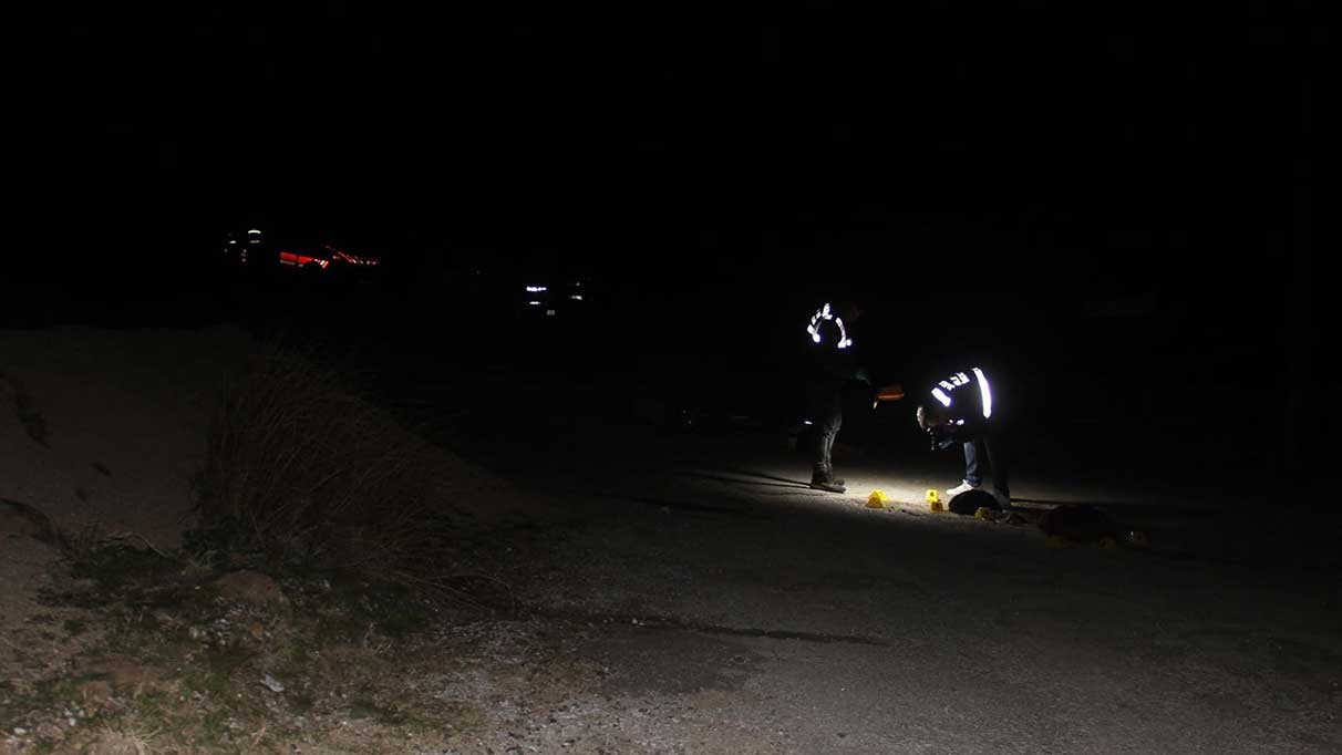 Motosikletli gençlere silahlı saldırı: 2 ölü