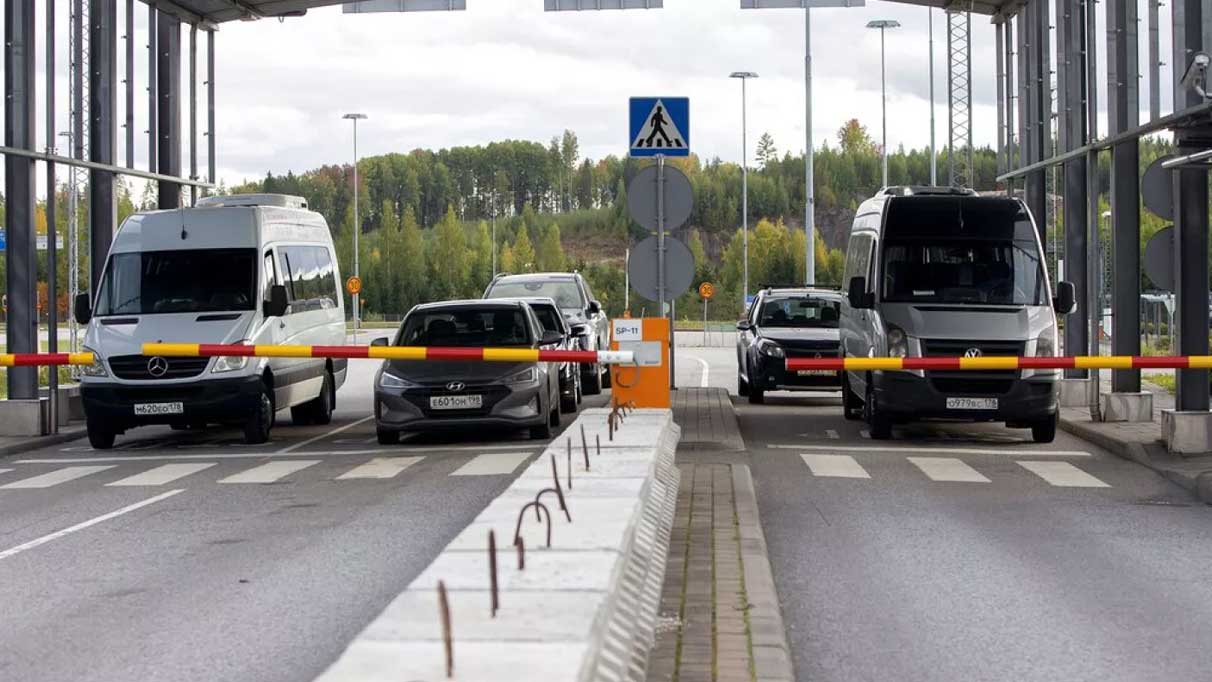 Finlandiya, Rusya ile sınır kapılarını kapatıyor!