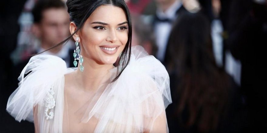 Kendall Jenner, artık sarışın