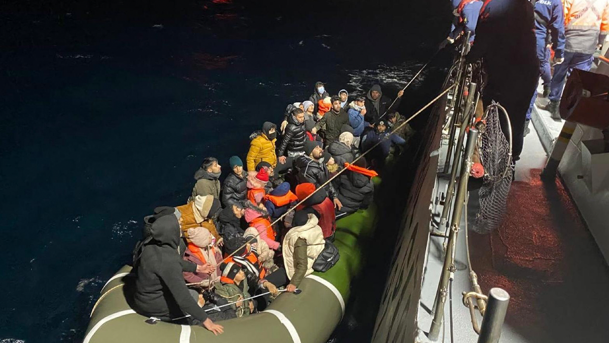 Çanakkale açıklarında 167 kaçak göçmen yakalandı