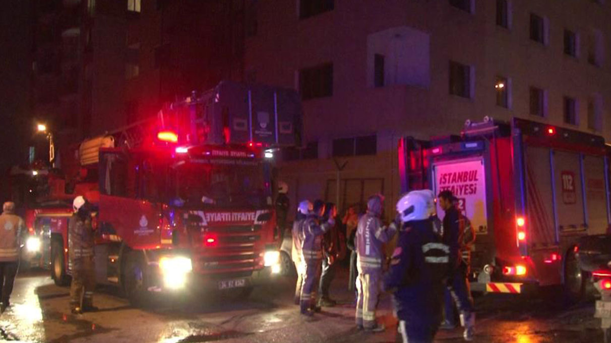 Ümraniye'de trafo yangını paniğe sebep oldu