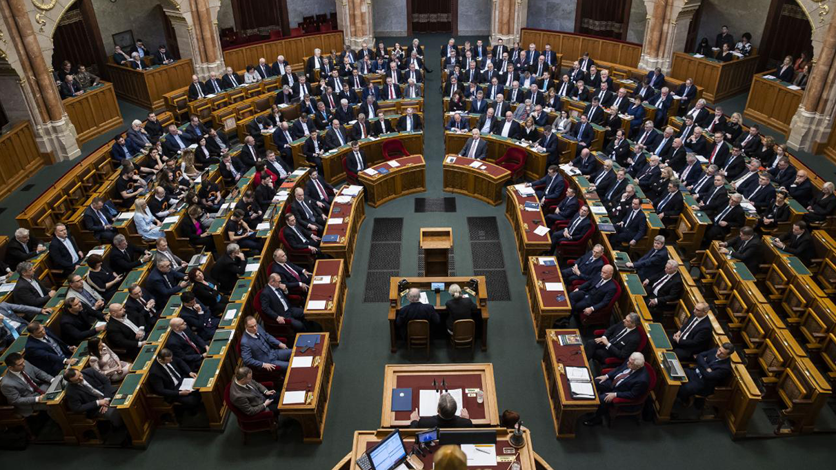 Macaristan, İsveç’in NATO üyeliğine onay verdi