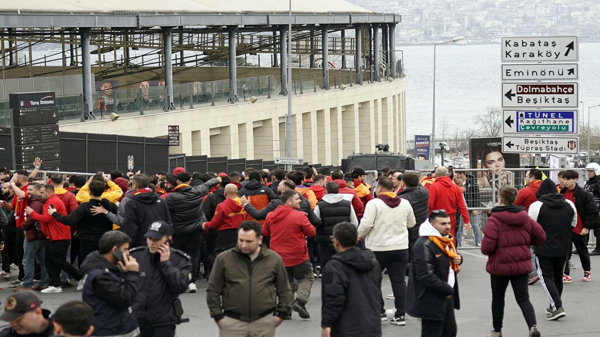 Galatasaray taraftarı, Dolmabahçe'de