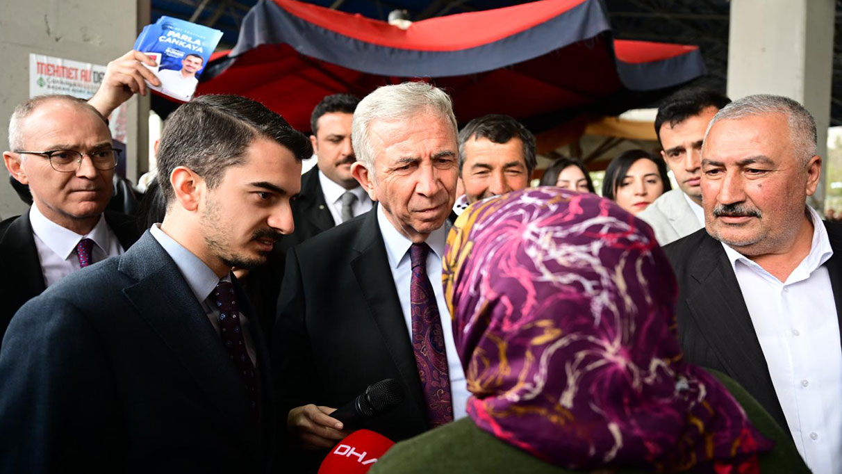 Mansur Yavaş’a Keklikpınarı pazar ziyaretinde yoğun ilgi