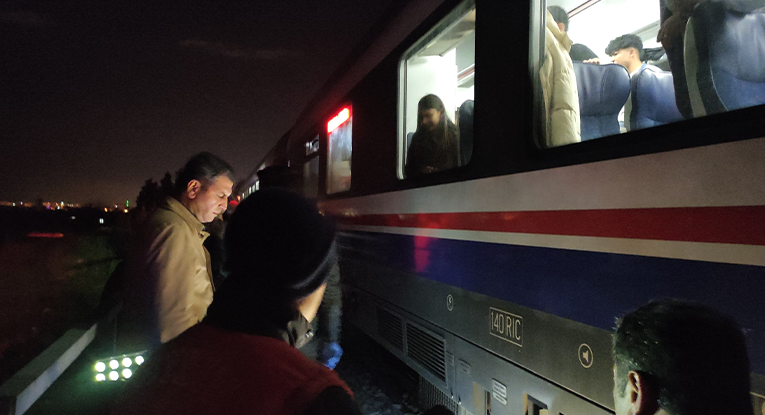 Trenin çarptığı şahıs hayatını kaybetti