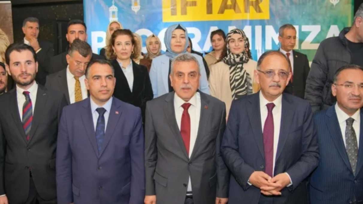 Gelecek Partisi adayı AKP lehine çekildiğini duyurdu