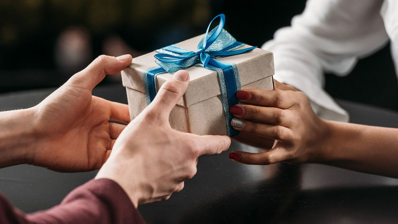 Rüyada hediye almak ne anlama gelir