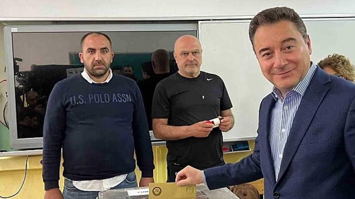 Ali Babacan oyunu Ankara'da kullandı