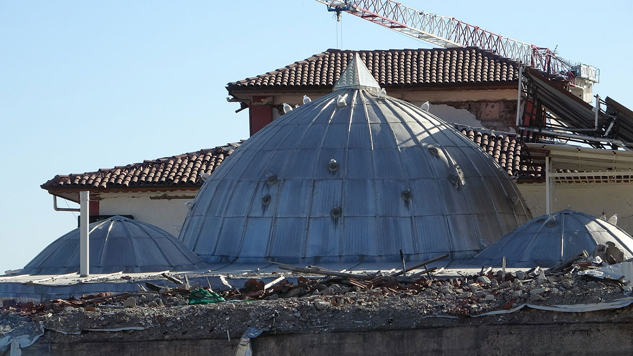 Depremden etkilenen tarihi çarşı hamamı restore edilecek