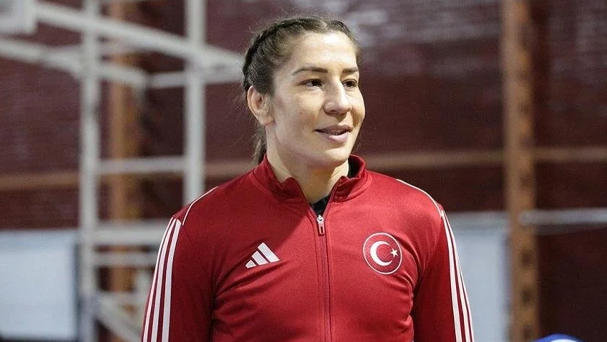 Milli güreşçi Yasemin Adar Yiğit Paris 2024'e kota kazandı