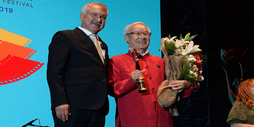 Altın koza film festivali'nde sinemaya emek verenler ödüllendirildi!