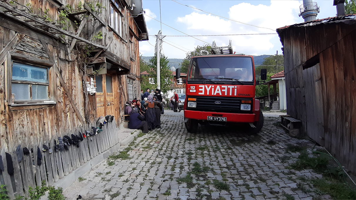 Bolu'da mutfak tüpü alev aldı