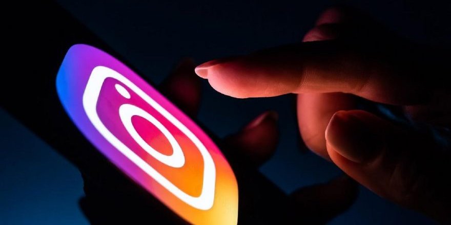 Instagram gece moduna geçiyor, ekranlar kararıyor!