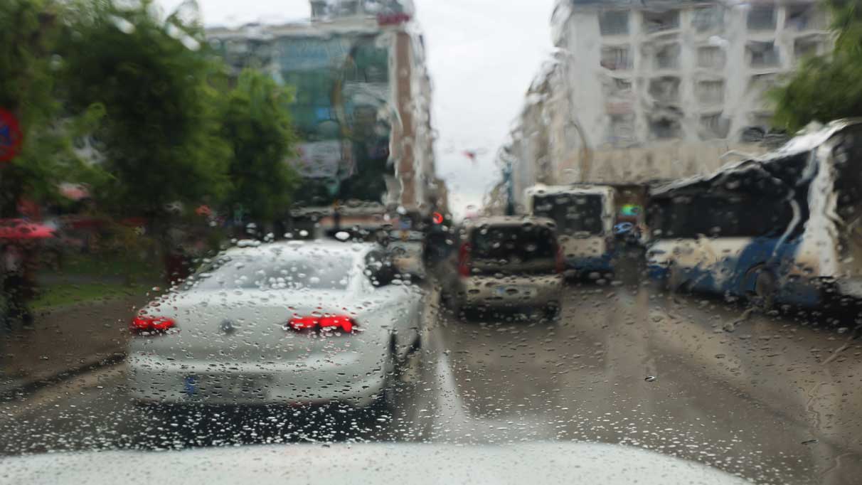 Elazığ'da sağanak yağış!