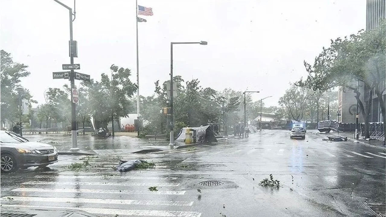 Texas’ta şiddetli fırtına can aldı!
