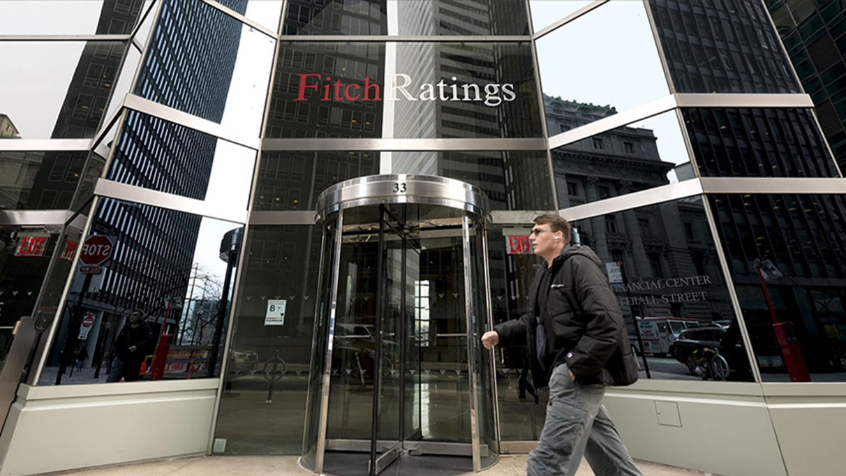 Fitch: Fransa'da ani seçim kararı mali belirsizliği artırıyor