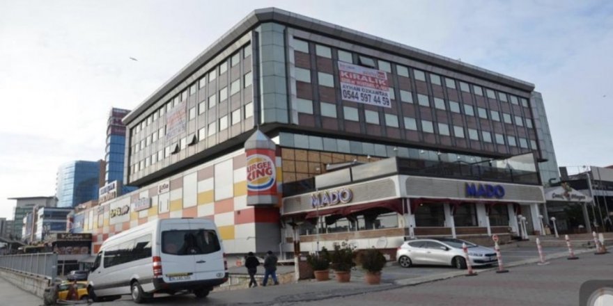 Ahmet Davutoğlu İstanbul'da yeni parti binasını tuttu