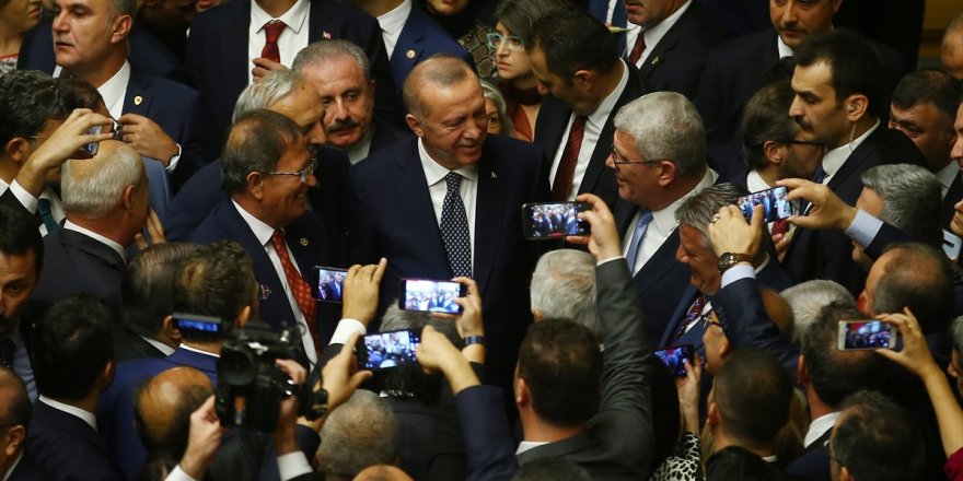 Erdoğan resepsiyonda İYİ Partililer ile görüştü