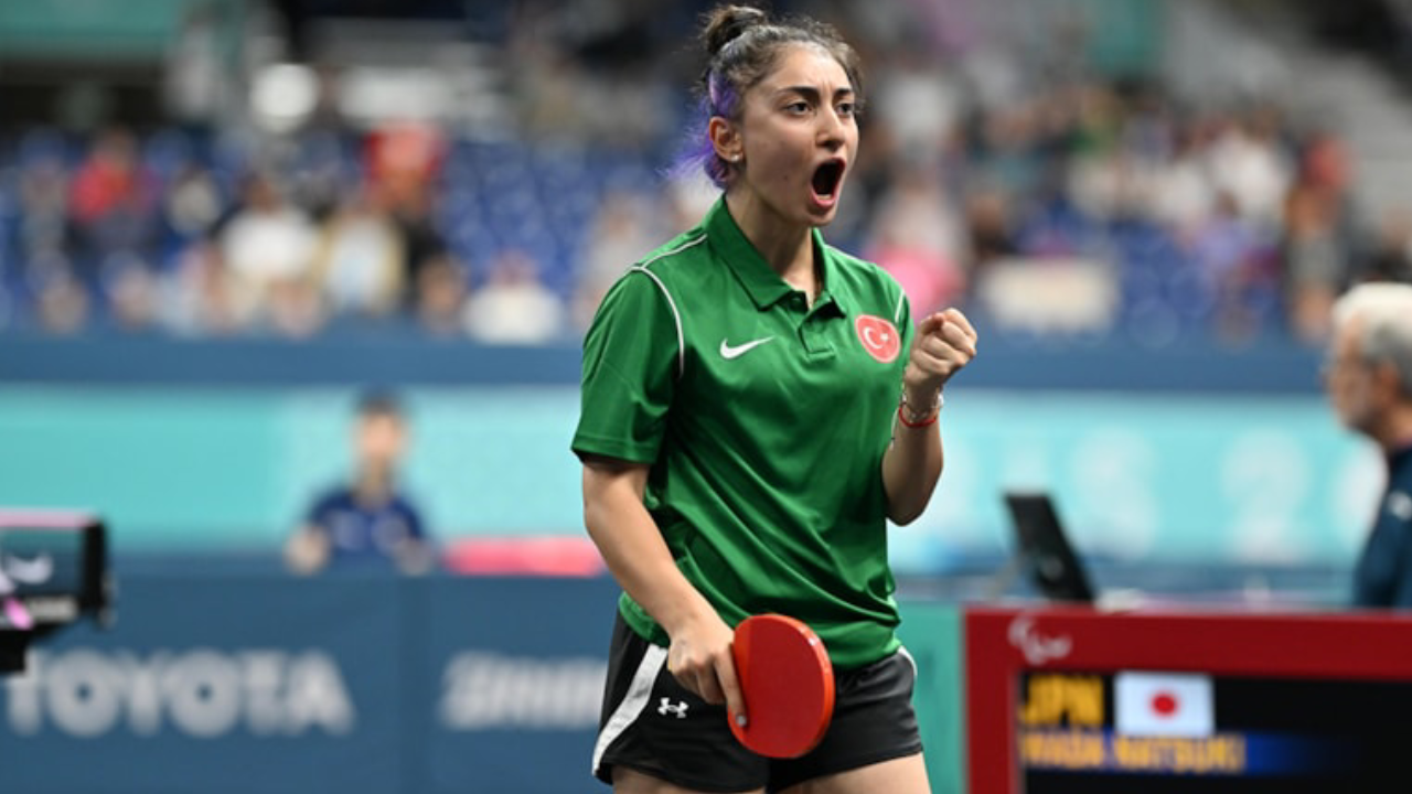 Paris'te büyük gurur! Tarihte ilki başardı