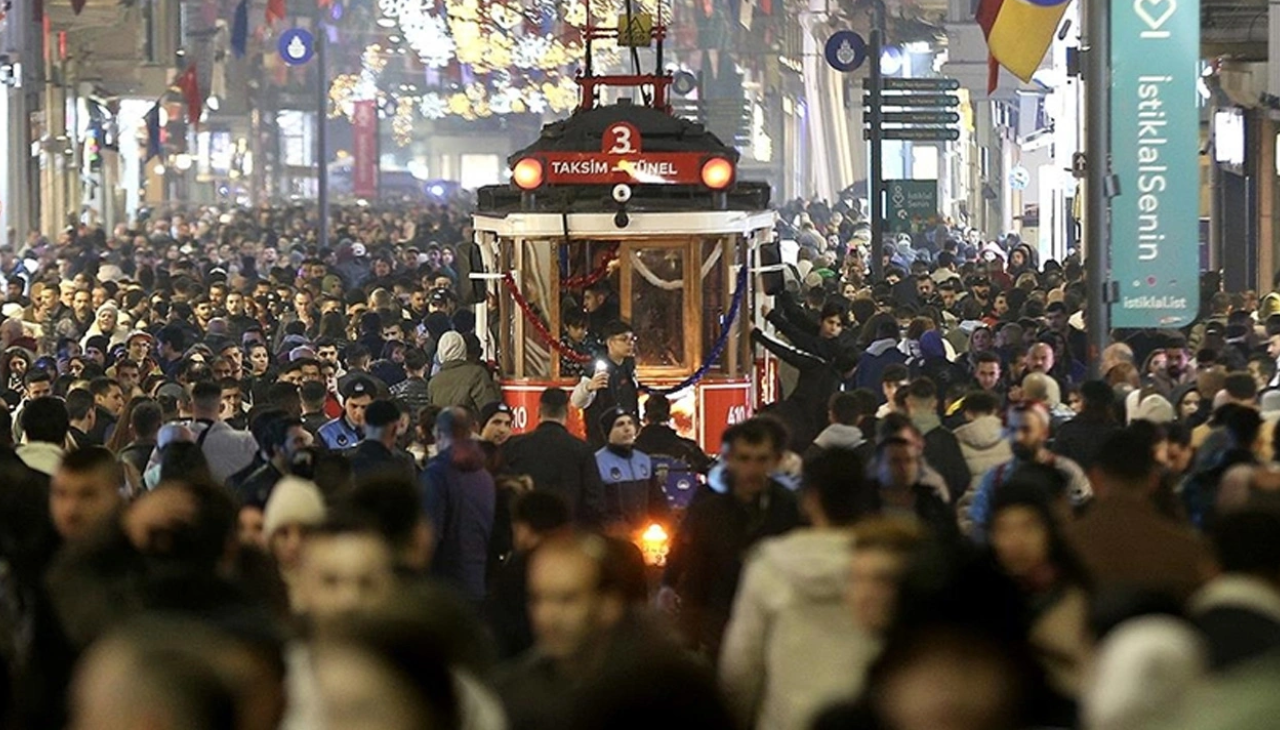 İBB'den yılbaşı tedbirleri: Ulaşım ücretsiz, metro 24 saat