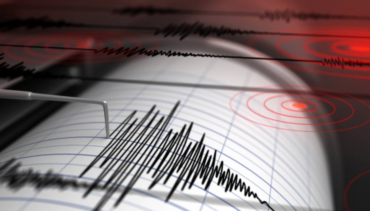 AFAD büyüklüğünü açıkladı: Sivas'ta korkutan deprem