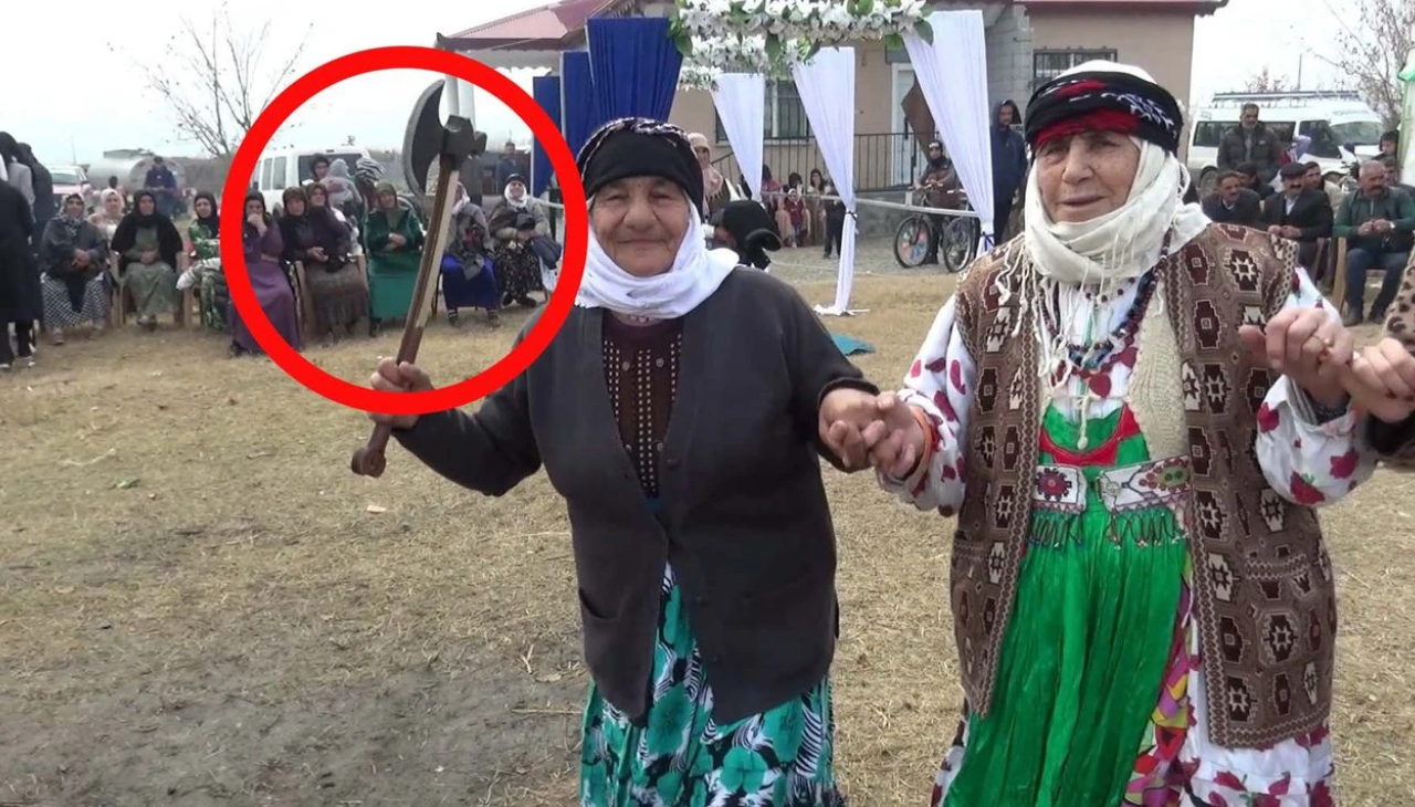 Halay başını kaptırmamak için baltayla önlem aldı