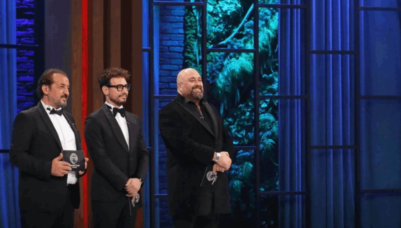 MasterChef 2024 şampiyonu kim oldu? Onur mu, Kerem mi? MasterChef'i kazanan isim canlı yayında belli oldu