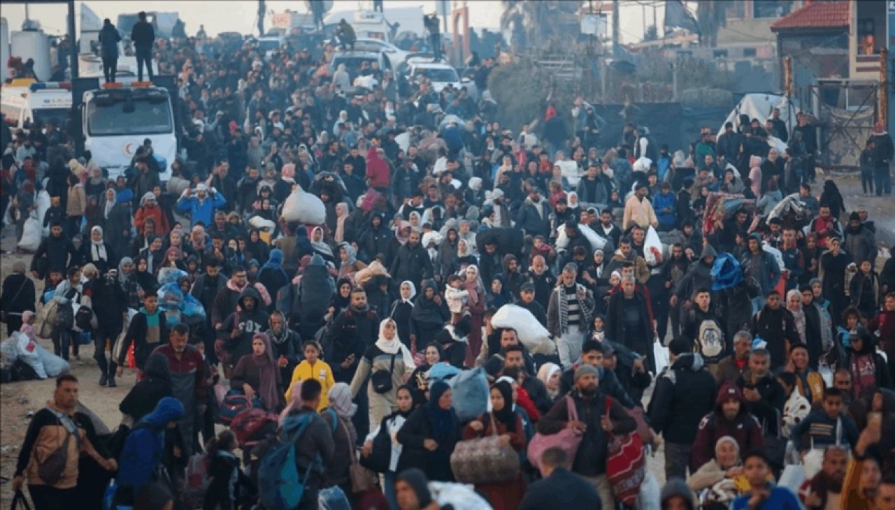 Gazze'de dönüş süreci başladı: Filistinliler kuzeye yürüyor