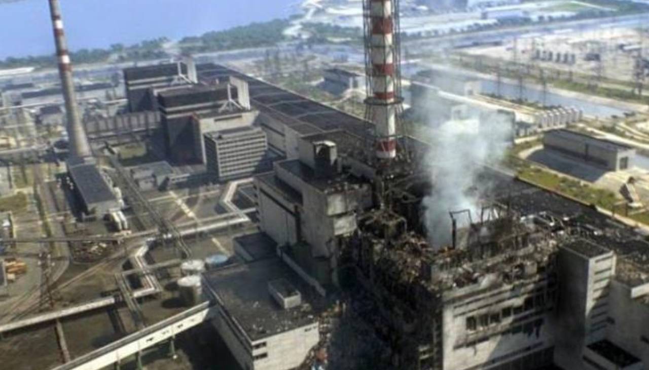 Rusya Çernobil Nükleer Santrali'ni vurdu!