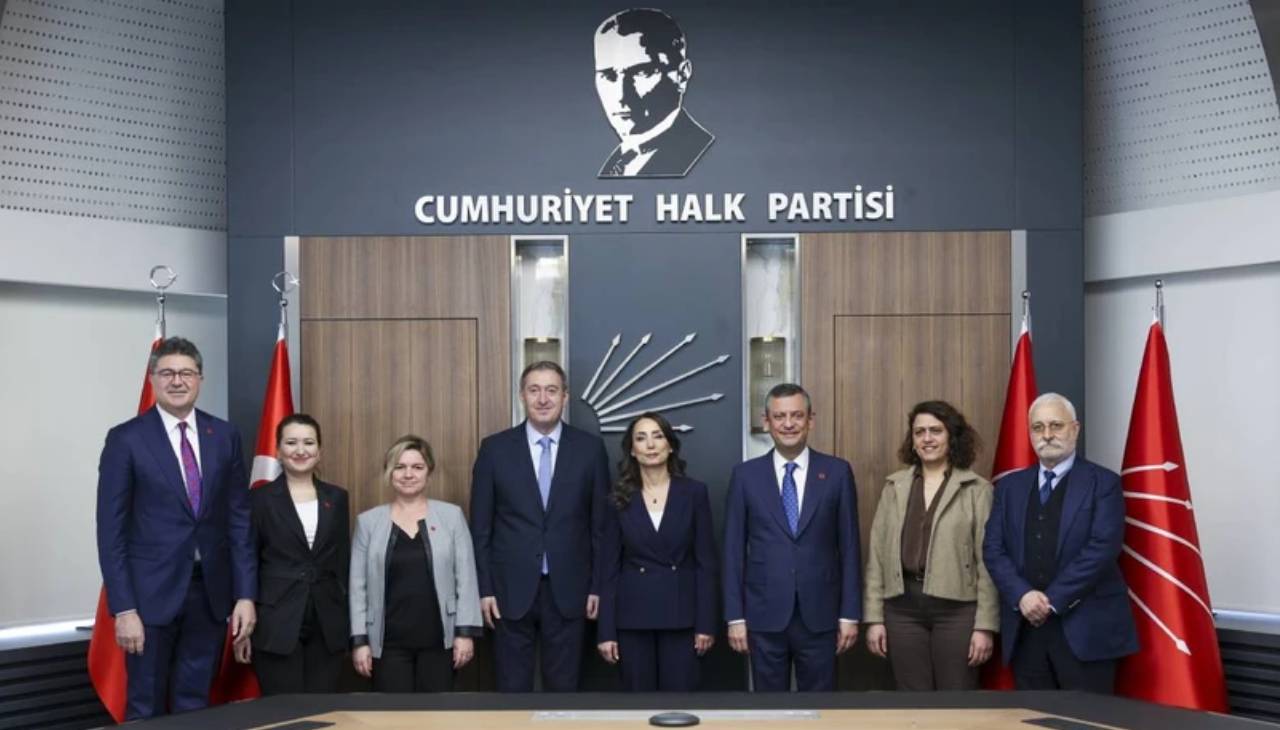 DEM heyeti CHP'yi ziyaret etti: Kritik görüşme sonrası açıklamalar