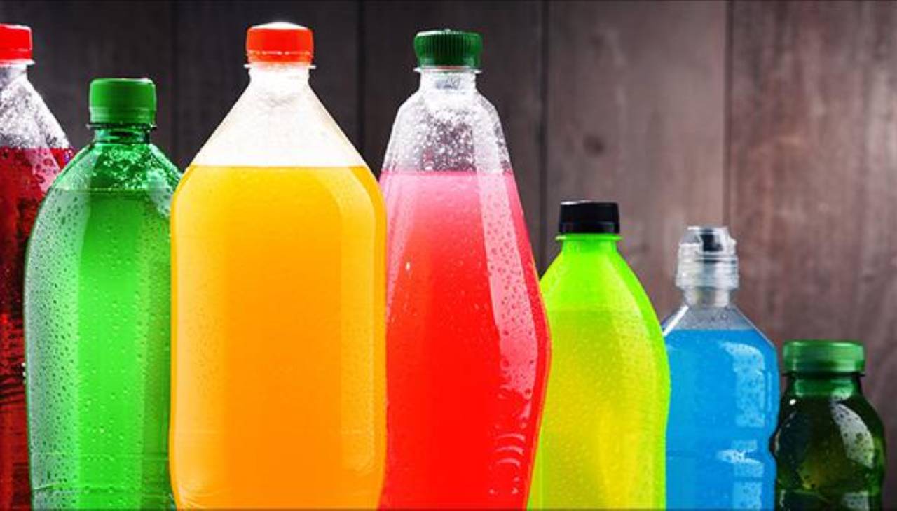 Herkes lıkır lıkır içiyor: Ölümcül ağız kanseri nedeni olabilirmiş