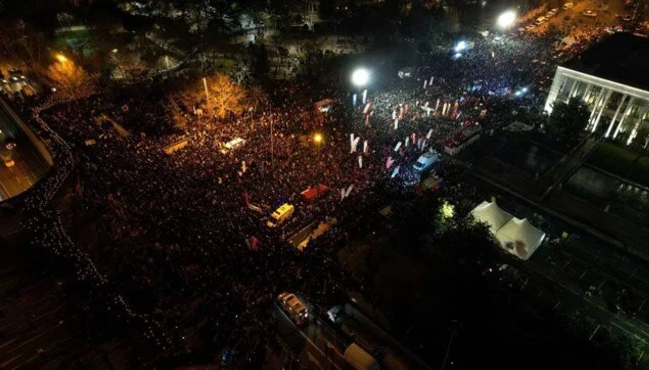 İstanbul Valiliği'nden yeni karar: 'İmamoğlu ablukası' genişliyor! Bu yollar da trafiğe kapandı...