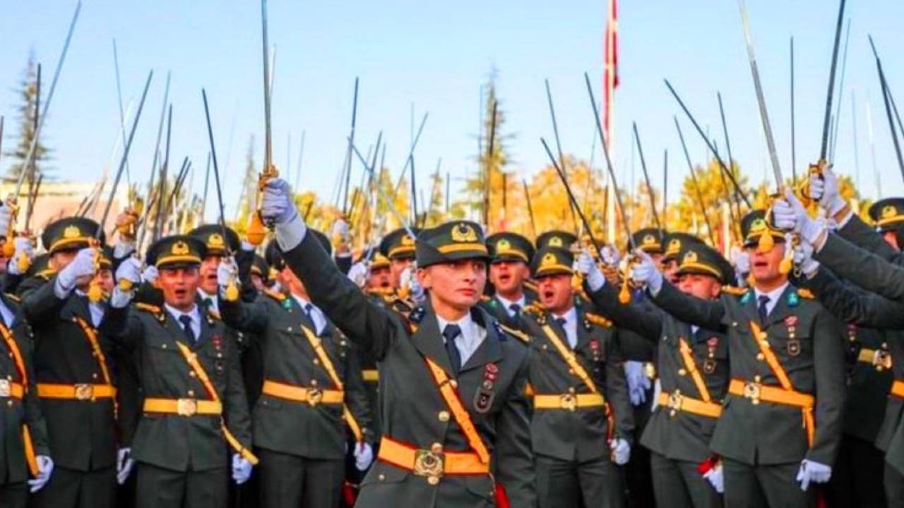 TSK’dan ihraç edilen teğmenlerin dava süreci başladı! MSB ilk kez savunma yaptı