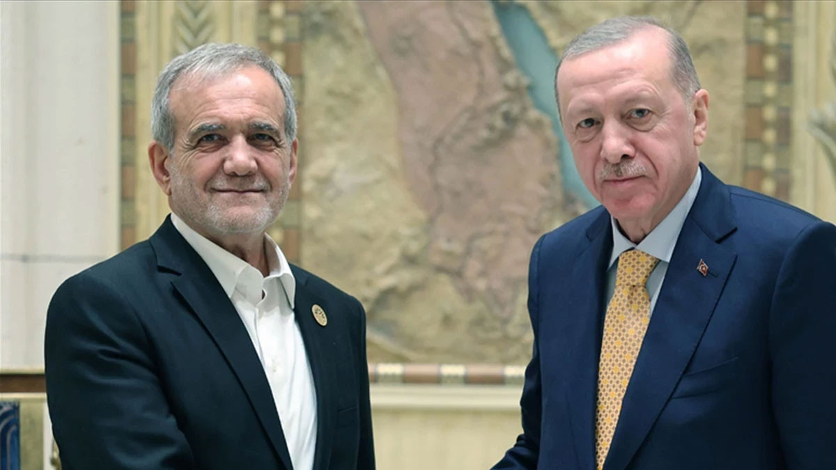 Erdoğan, İran lideri Pezeşkiyan ile görüştü