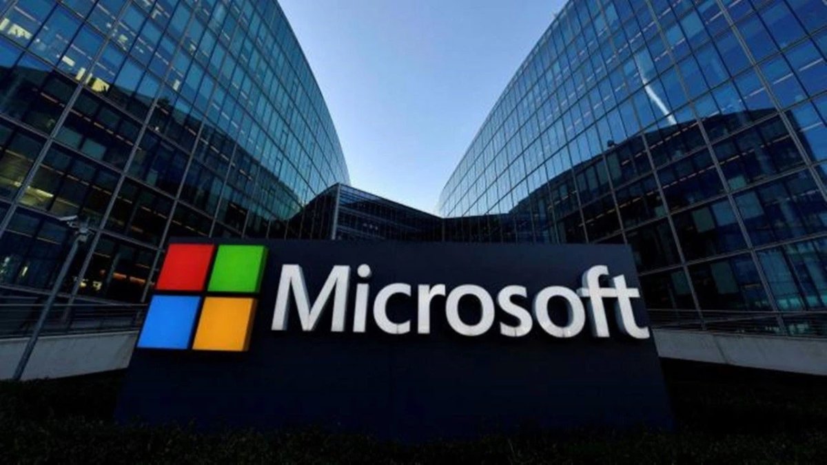 Microsoft bir günde servet kaybetti: Şirket tarihine geçti