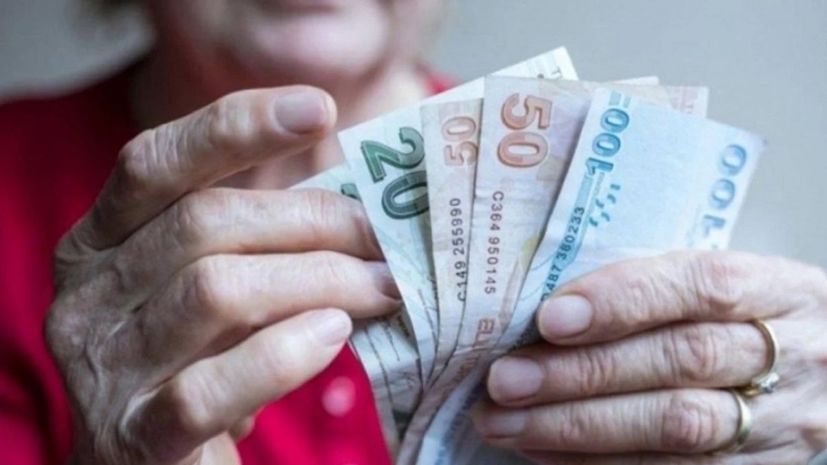 Emekli aylığı farkı 4 Şubat'ta ödenecek