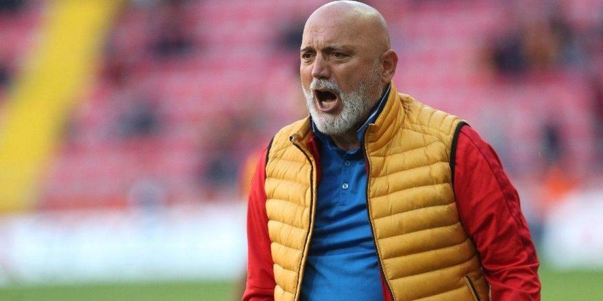 Kayserispor, Teknik Direktör Hikmet Karaman'a veda etti