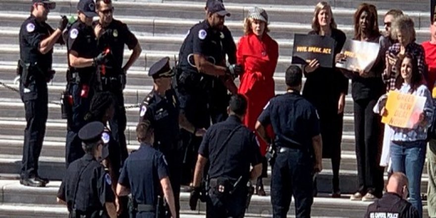 İklim değişikliği eyleminde Jane Fonda'ya gözaltı