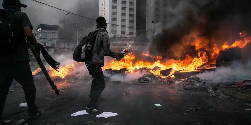 Ekvador'da sokağa çıkma yasağına rağmen protestolar sürüyor