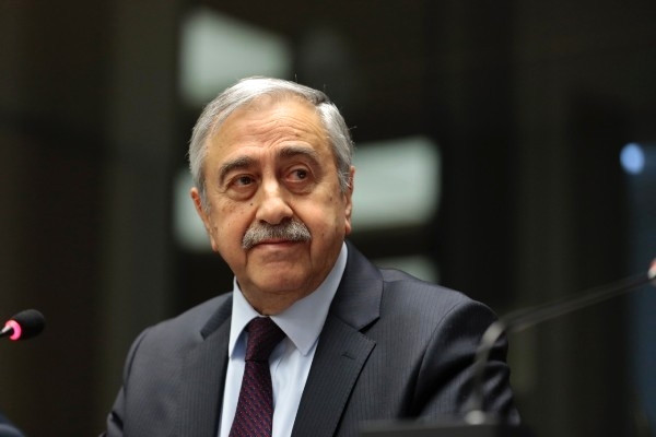 AKP'den Mustafa Akıncı'ya: "Saygısız, terbiyesiz..."