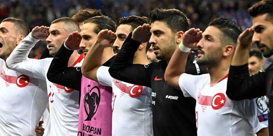 UEFA, asker selamına soruşturma başlattı