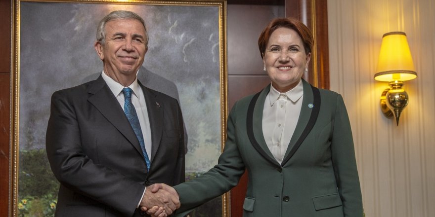 Meral Akşener Mansur Yavaş'ı makamında ziyaret etti