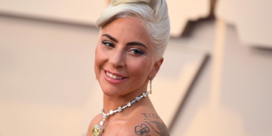 Sahneden düşen Lady Gaga’dan röntgenli mesaj!