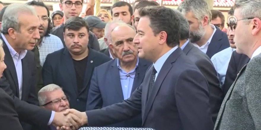 Nuri Pakdil'in cenazesinde dikkat çeken isimler