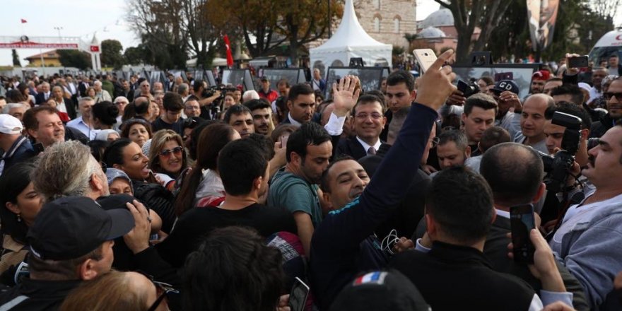 Sultanahmet'te Ekrem İmamoğlu izdihamı