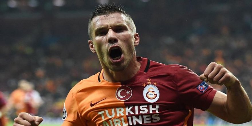 Podolski'den Fenerbahçelileri kızdıran paylaşım!