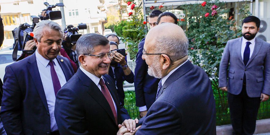 Davutoğlu ile Karamollaoğlu bir araya geldi