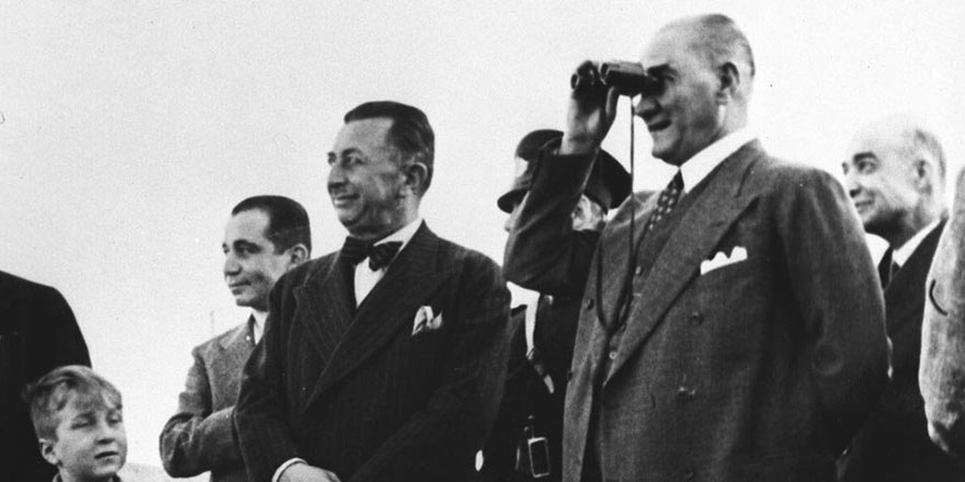 Ünlülerden 10 Kasım mesajları!